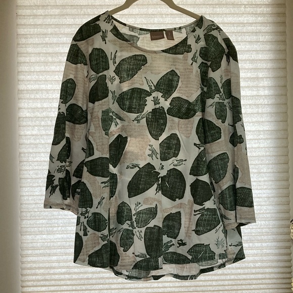 Chico's Tops - Chico’s cotton floral patterned tee size 2 (Large)